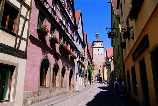 美加澳移民門檻上升,<a style='color:#268bd1;cursor:pointer;' href='/'>德國移民</a>門檻減低 美加澳移民門檻上升,德國移民門檻減低