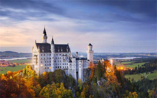 引領全球的經濟,全年竟然休息150天的時間 引領全球的經濟,全年竟然休息150天的時間